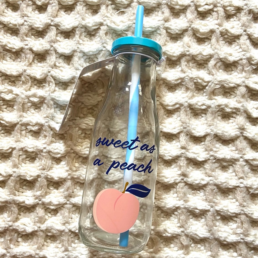 NWT Draper James Glass Bottle with Straw Sweet as a Peach